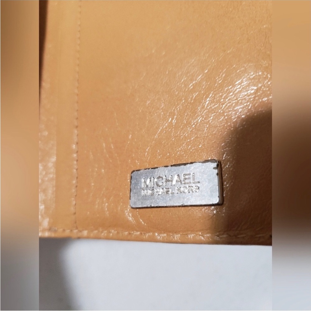 💛Michael Michael Kors Astor Studded (RARE) Wallet - Picture 8 of 8